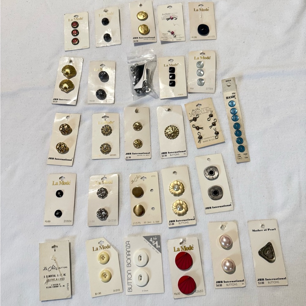 Vintage Buttons For Sewing Lot Of 26 Sets (New On Cards)
